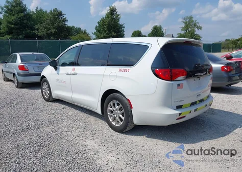 2024 Chrysler Voyager Lx z USA, uszkodzony, nr VIN 2C4RC1CG8RR108480